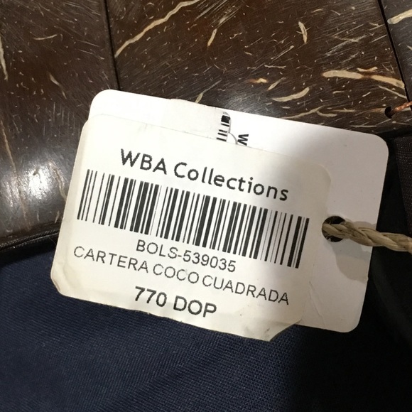 Ladies purse made from coconuts - Picture 4 of 4